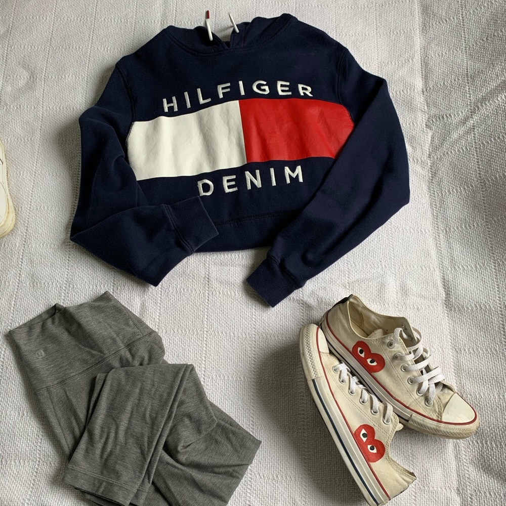 Tommy Hilfiger Navy Sweatshirt w/ Logo